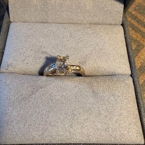 9 ct (375) Yellow Gold Light Smoky Topaz Ring - size 7